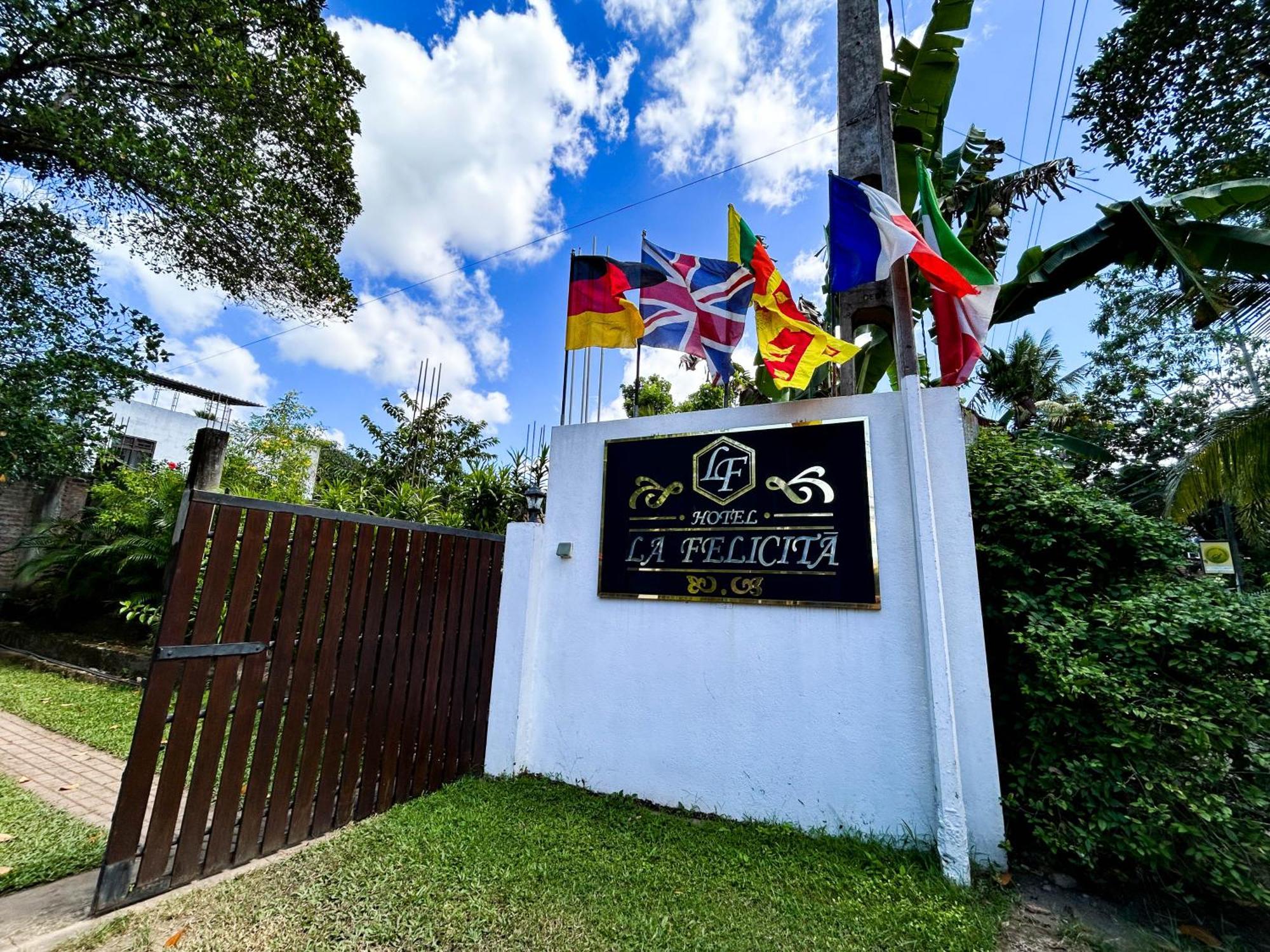 Hotel La Felicita Mirissa Exterior foto