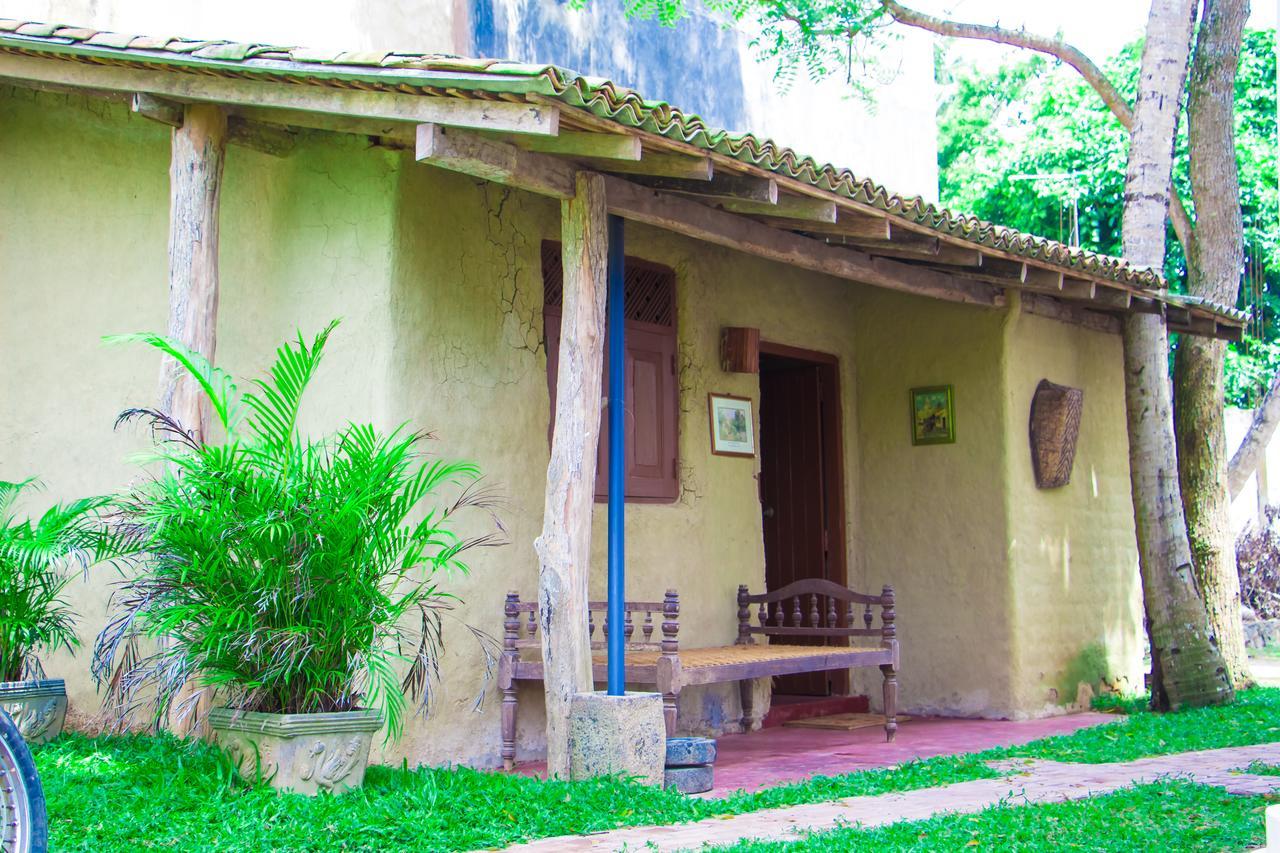 Hotel La Felicita Mirissa Exterior foto