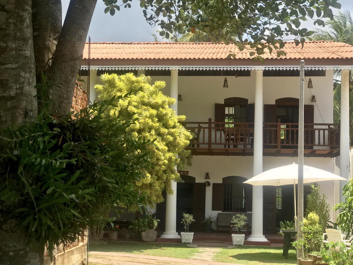 Hotel La Felicita Mirissa Exterior foto